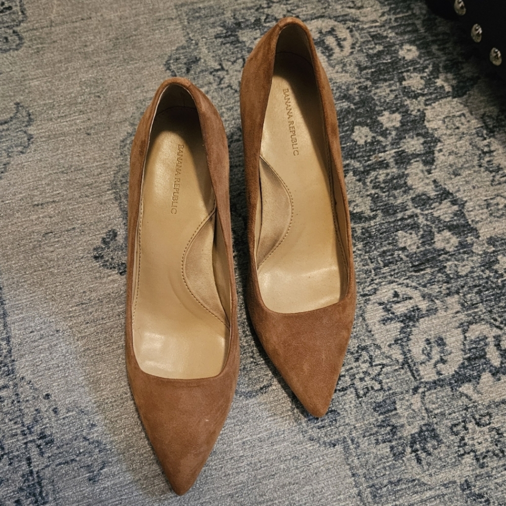 Banana Republic leather 24 hour block heel in cognac